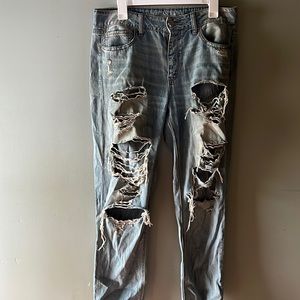 Light wash ripped mom Jean